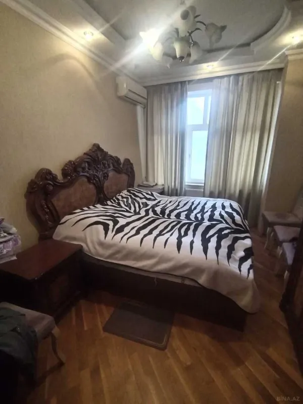 Satılır 2 otaqlı mənzil 97 m²