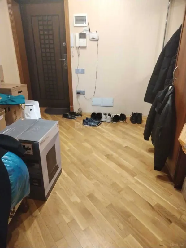 Satılır 2 otaqlı mənzil 97 m²