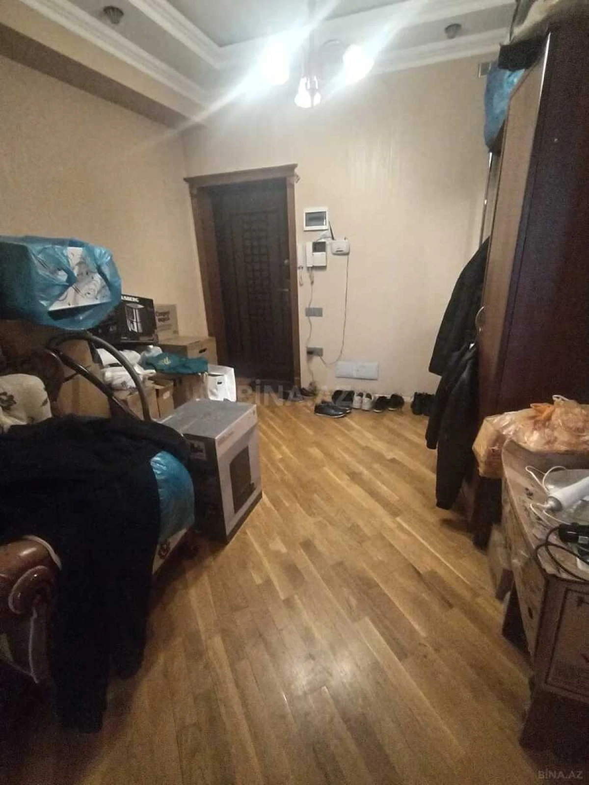 Satılır 2 otaqlı mənzil 97 m²