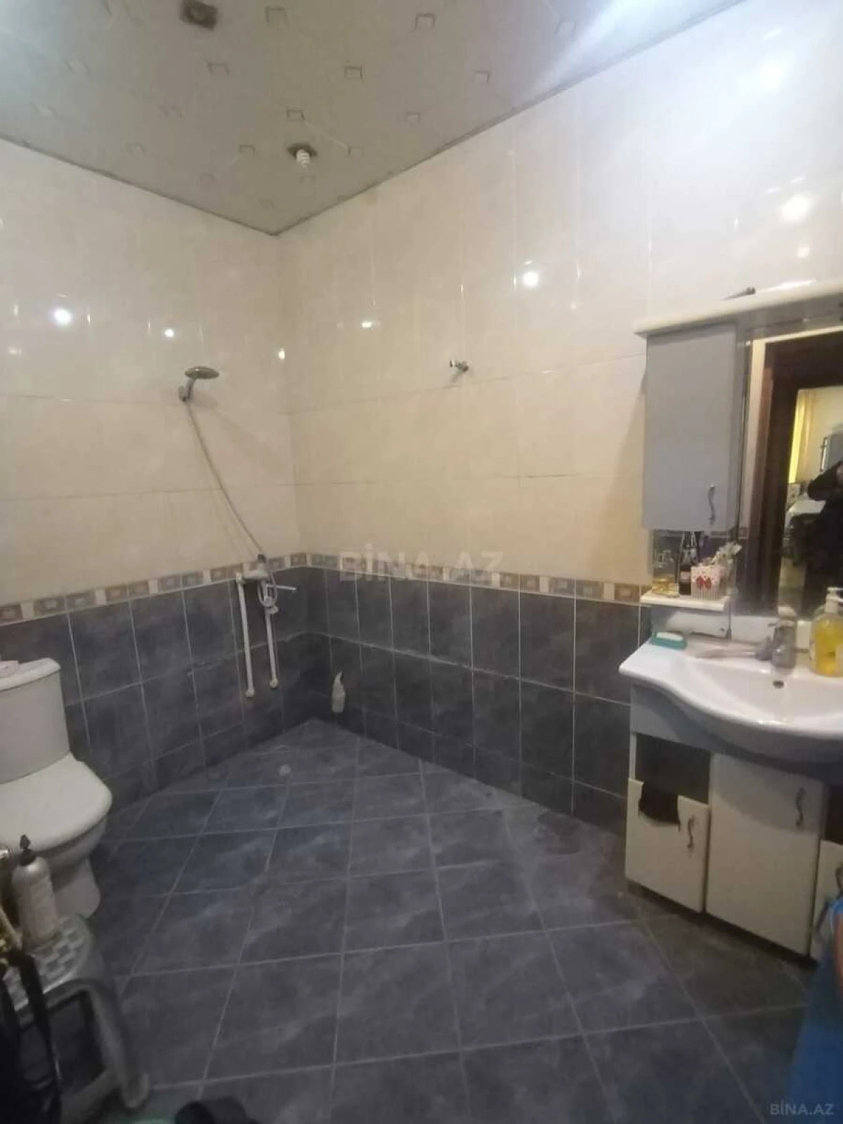 Satılır 2 otaqlı mənzil 97 m²
