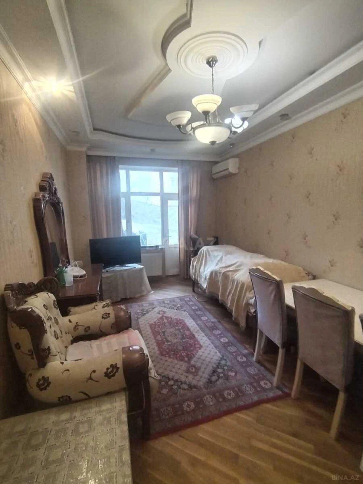 Satılır 2 otaqlı mənzil 97 m²