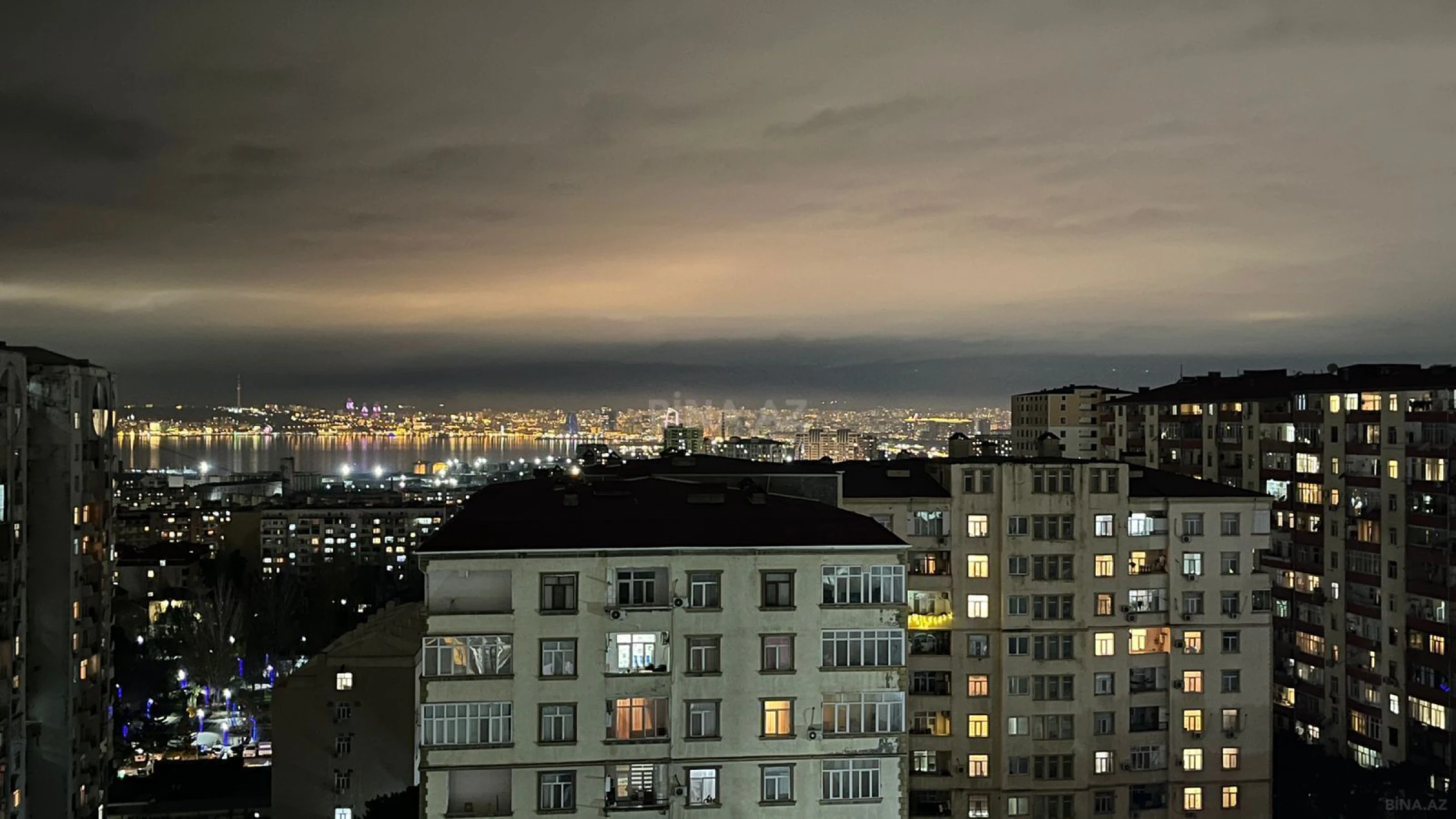 Satılır 3 otaqlı mənzil 110 m²