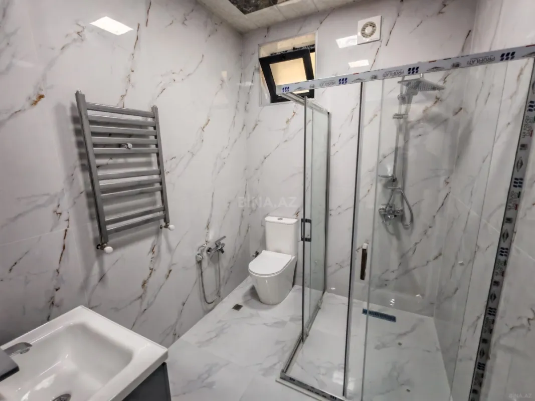 Satılır 6 otaqlı həyət evi 250 m²