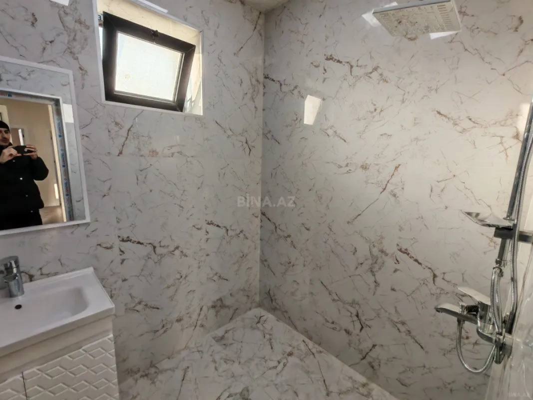 Satılır 6 otaqlı həyət evi 250 m²