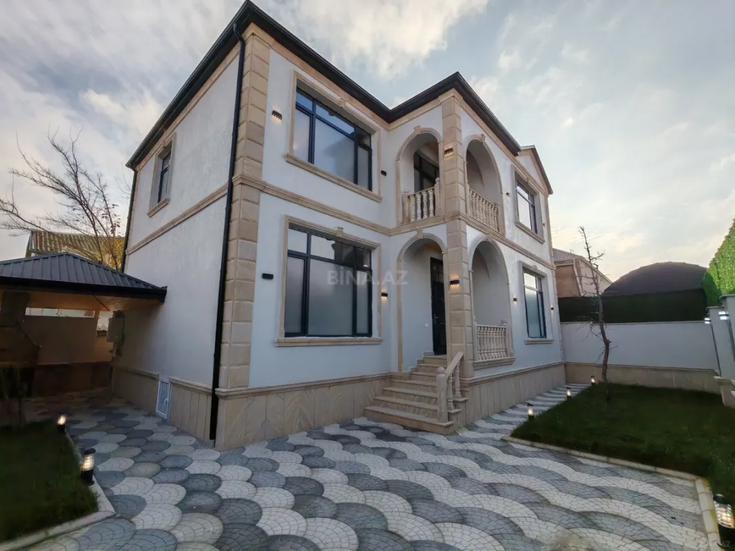 Satılır 6 otaqlı həyət evi 250 m²