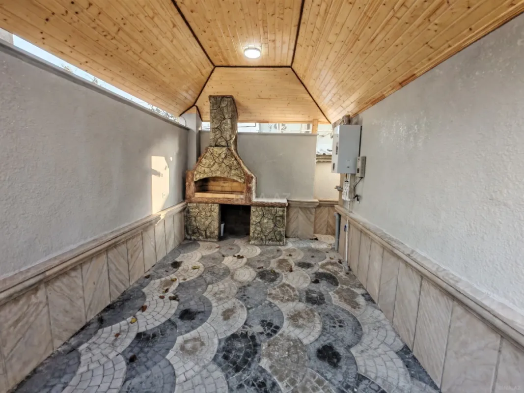 Satılır 6 otaqlı həyət evi 250 m²