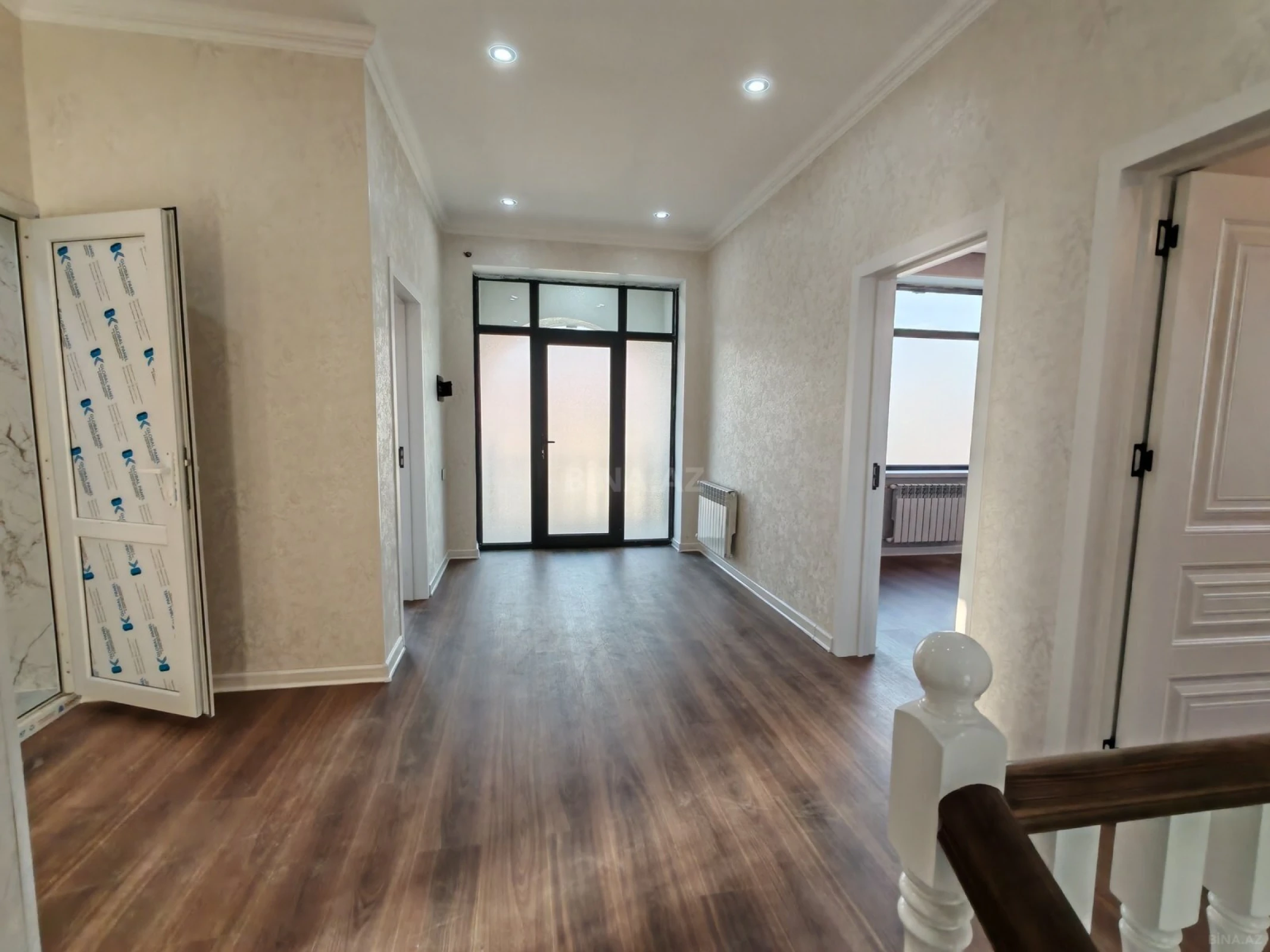 Satılır 6 otaqlı həyət evi 250 m²