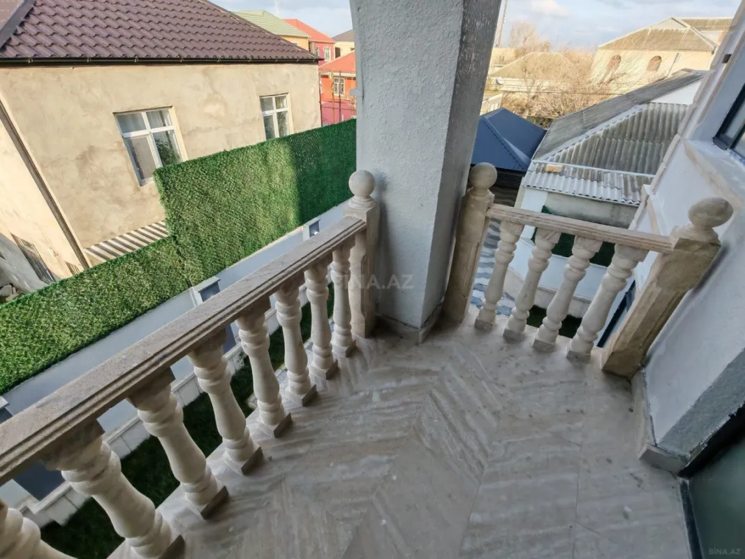 Satılır 6 otaqlı həyət evi 250 m²