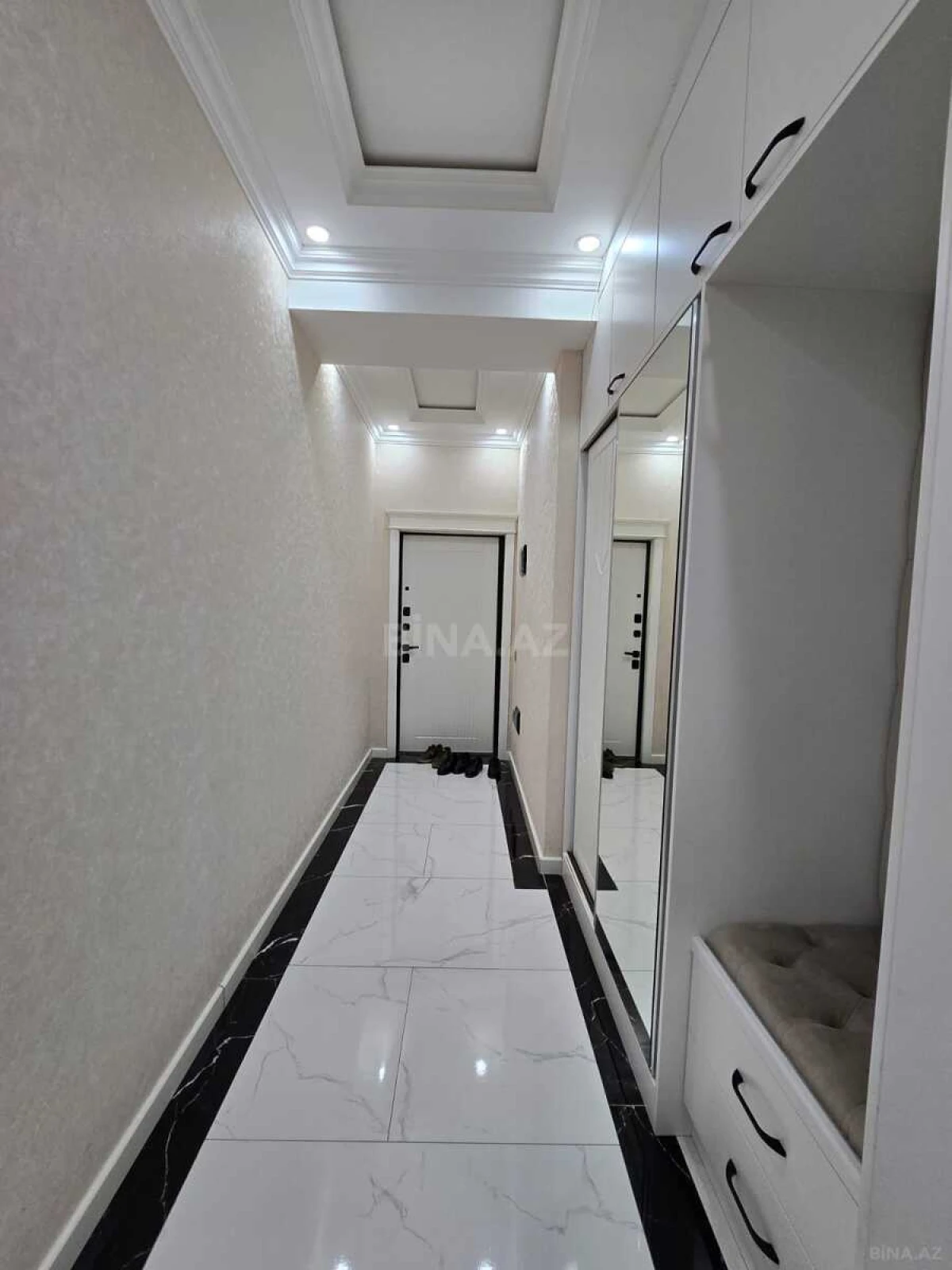 Satılır 2 otaqlı mənzil 85 m²