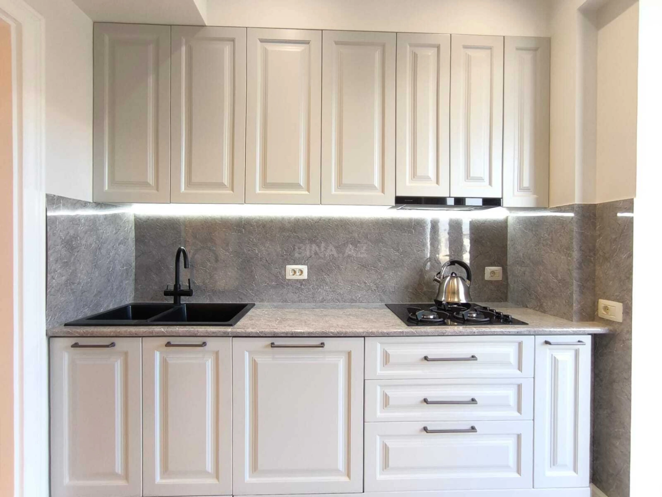 Kirayə verilir 2 otaqlı mənzil 85 m²