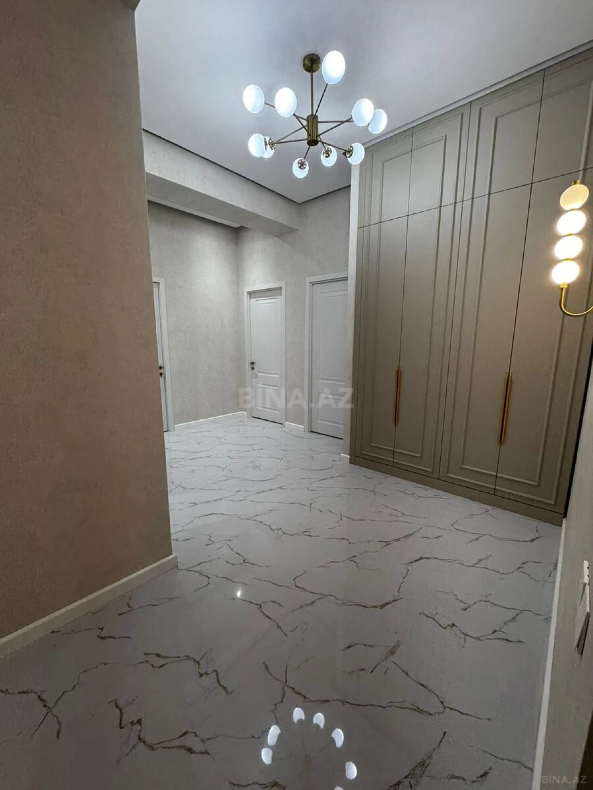 Kirayə verilir 3 otaqlı mənzil 130 m²