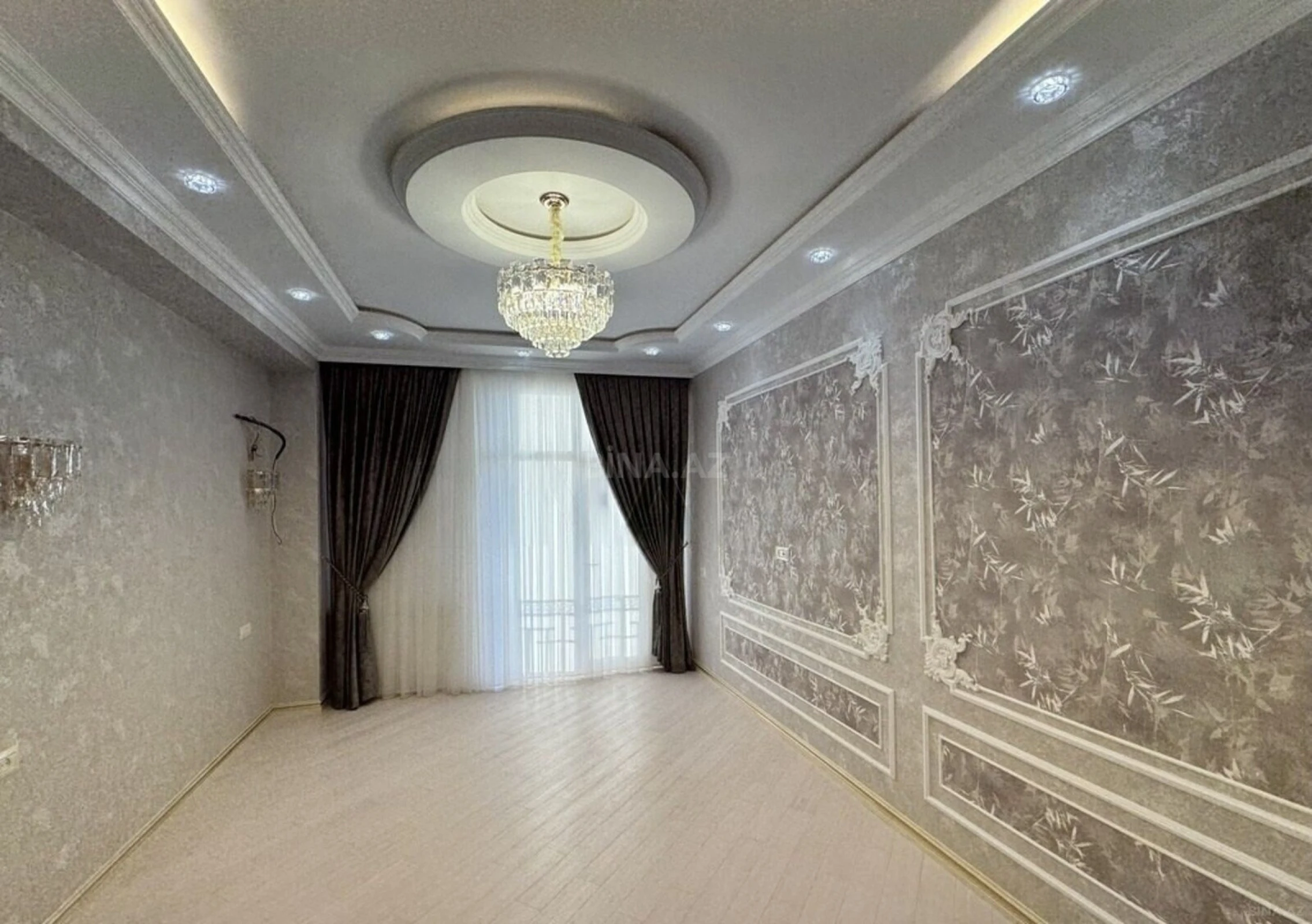 Satılır 3 otaqlı mənzil 140 m²