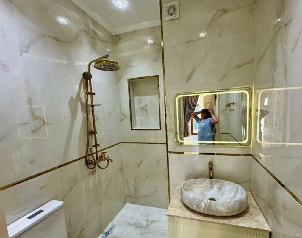 Satılır 3 otaqlı mənzil 140 m²