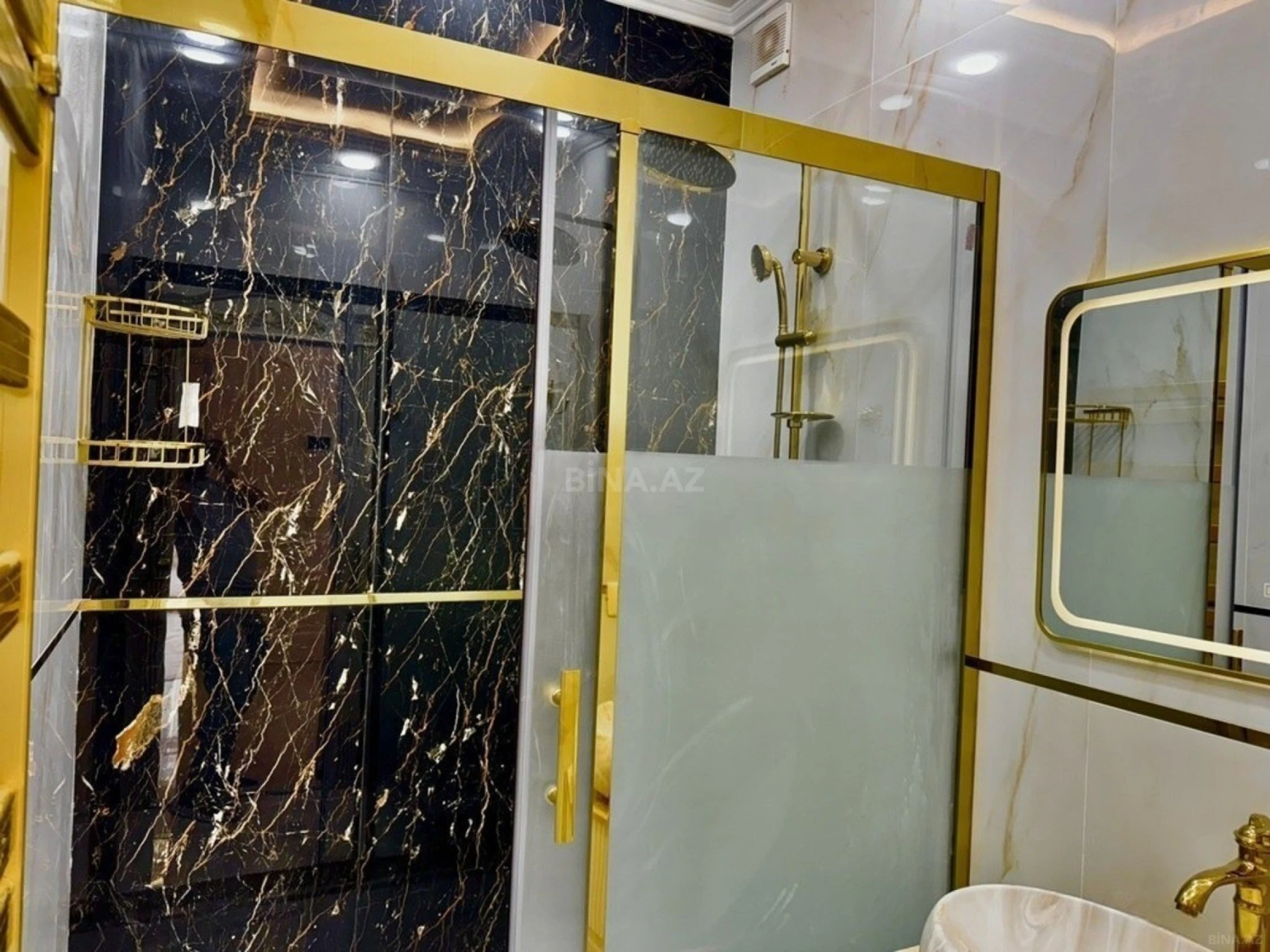 Satılır 3 otaqlı mənzil 140 m²