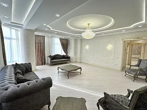 Satılır 3 otaqlı mənzil 140 m²