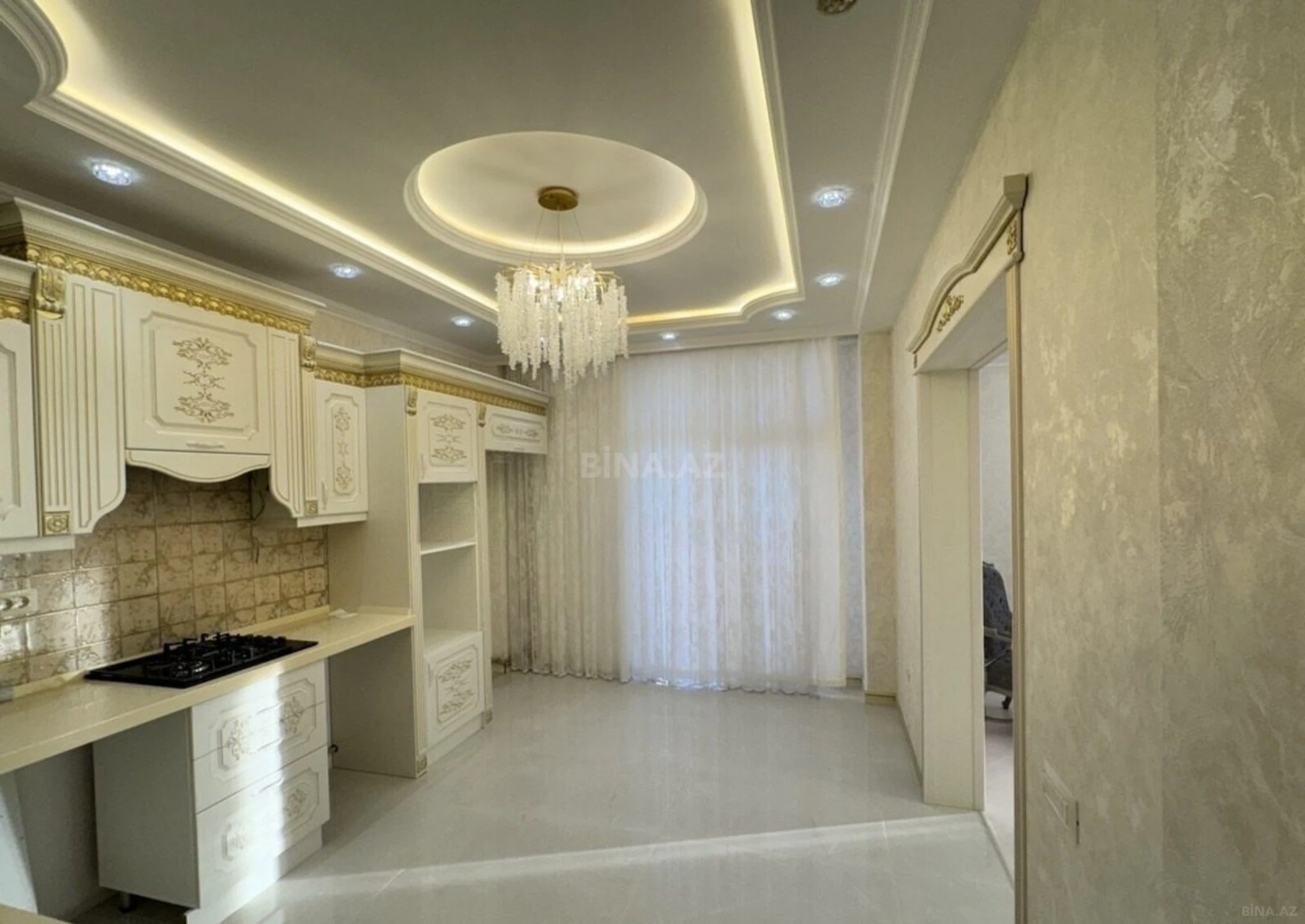 Satılır 3 otaqlı mənzil 140 m²