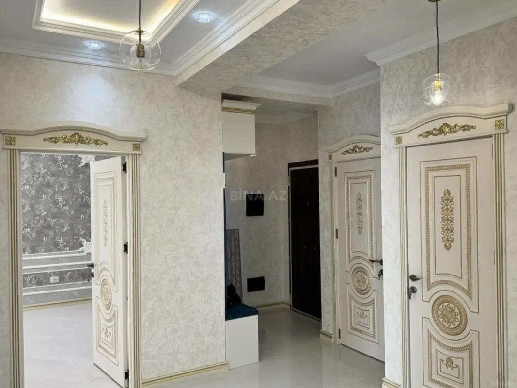 Satılır 3 otaqlı mənzil 140 m²