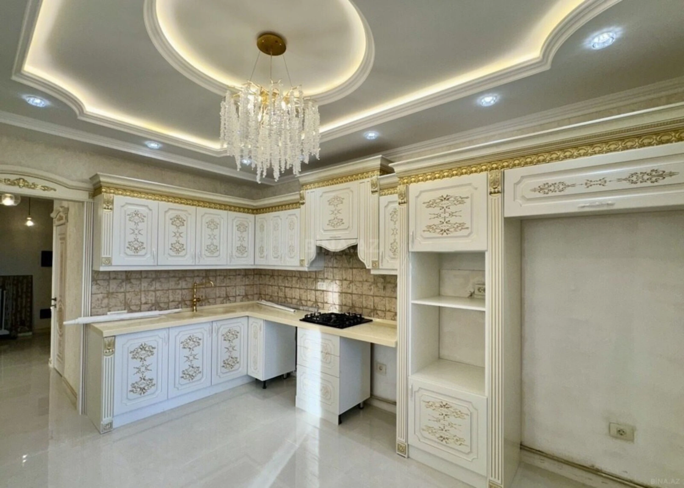 Satılır 3 otaqlı mənzil 140 m²