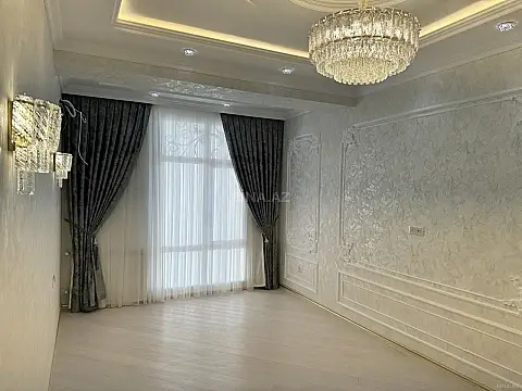 Satılır 3 otaqlı mənzil 140 m²