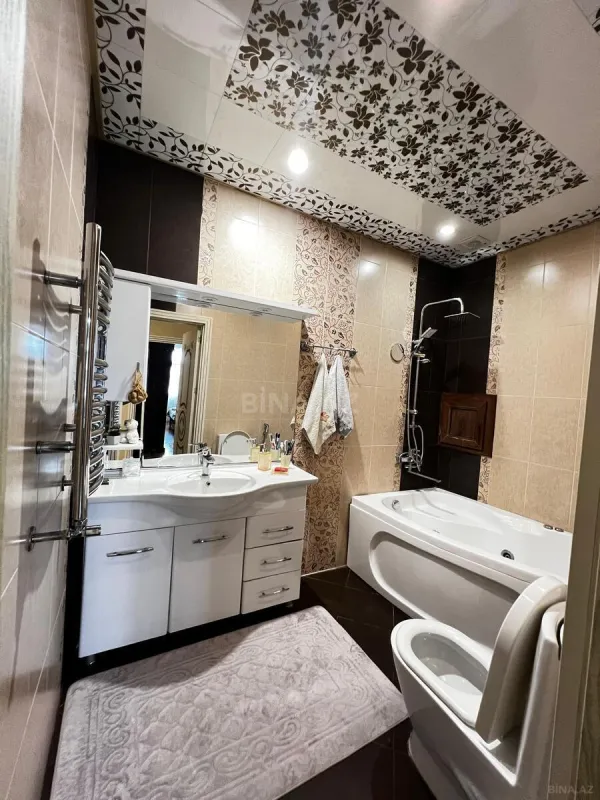 Satılır 3 otaqlı mənzil 126 m²