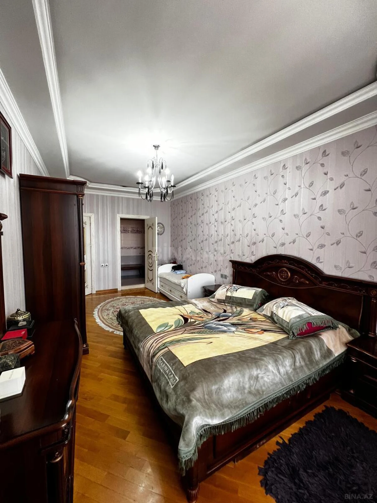 Satılır 3 otaqlı mənzil 126 m²