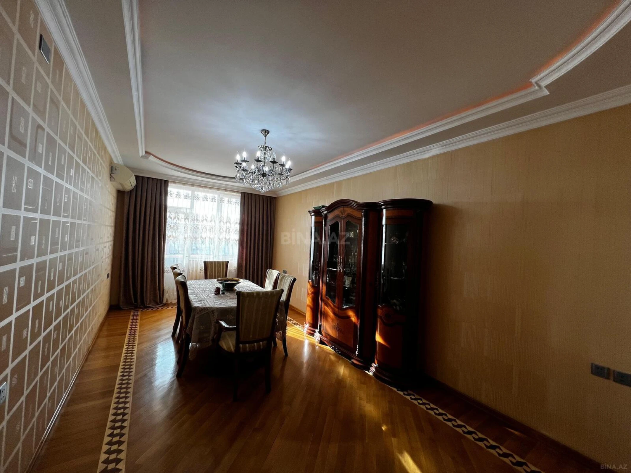 Satılır 3 otaqlı mənzil 126 m²