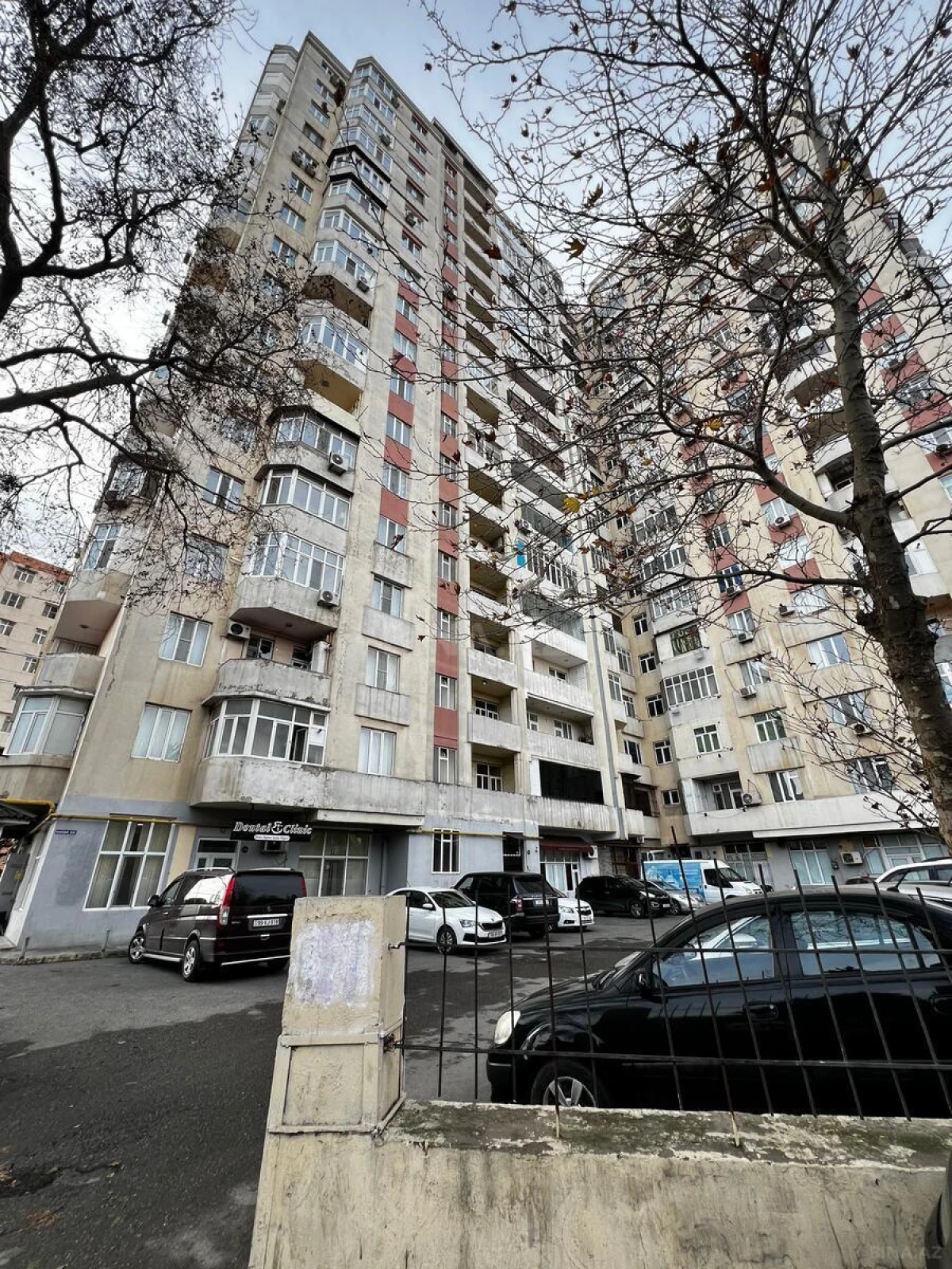 Satılır 3 otaqlı mənzil 126 m²