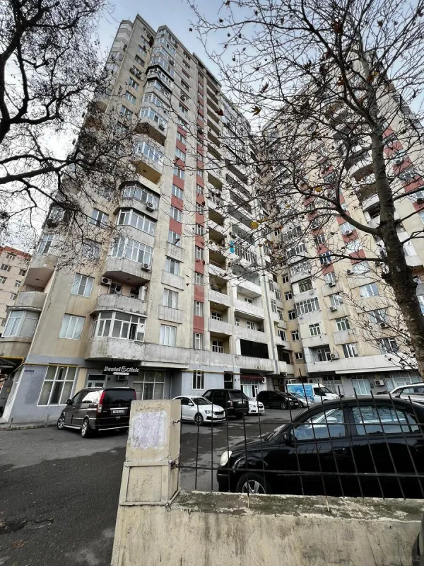 Satılır 3 otaqlı mənzil 126 m²