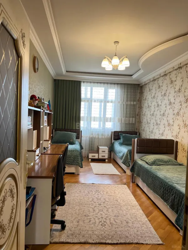Satılır 3 otaqlı mənzil 126 m²