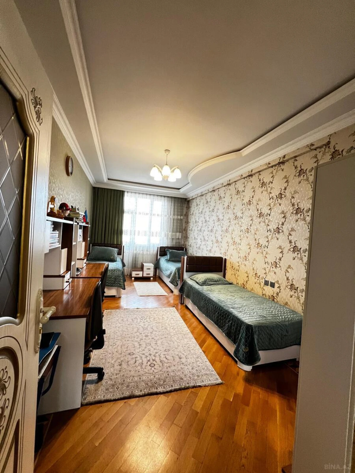 Satılır 3 otaqlı mənzil 126 m²