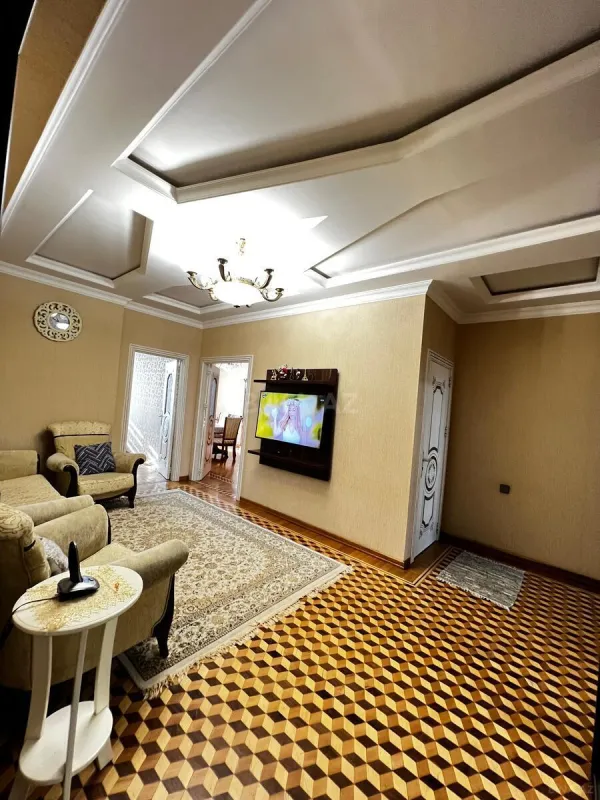 Satılır 3 otaqlı mənzil 126 m²
