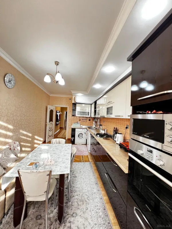 Satılır 3 otaqlı mənzil 126 m²