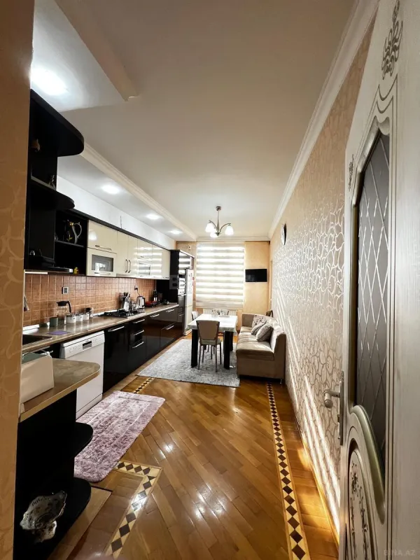 Satılır 3 otaqlı mənzil 126 m²