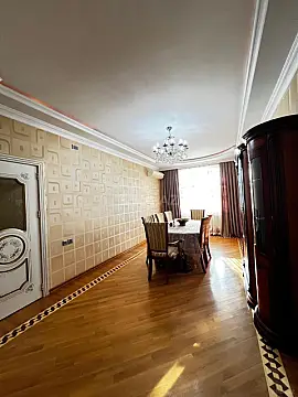 Satılır 3 otaqlı mənzil 126 m²