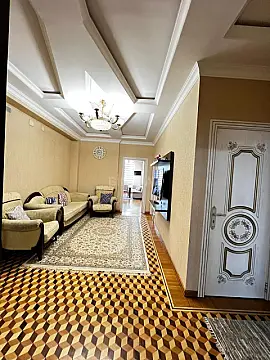 Satılır 3 otaqlı mənzil 126 m²