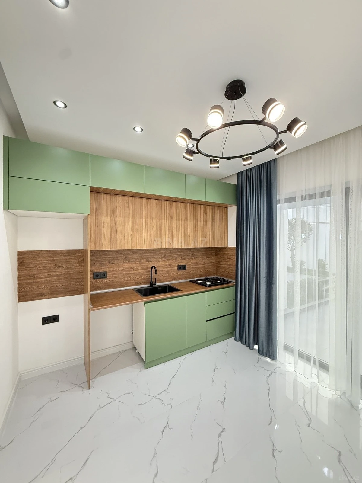 Satılır 4 otaqlı həyət evi 140 m²