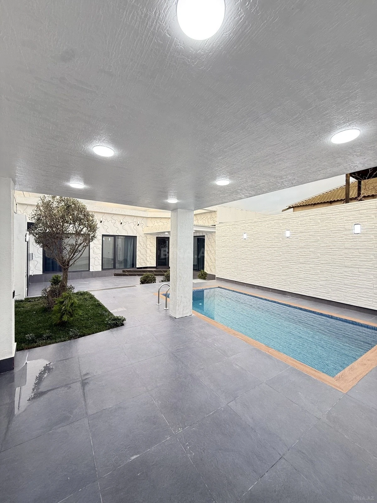 Satılır 4 otaqlı həyət evi 140 m²