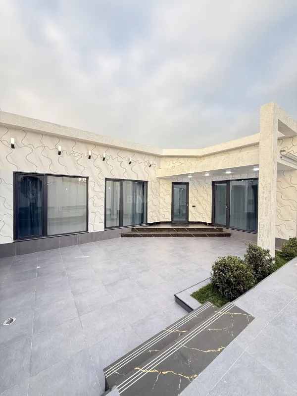 Satılır 4 otaqlı həyət evi 140 m²