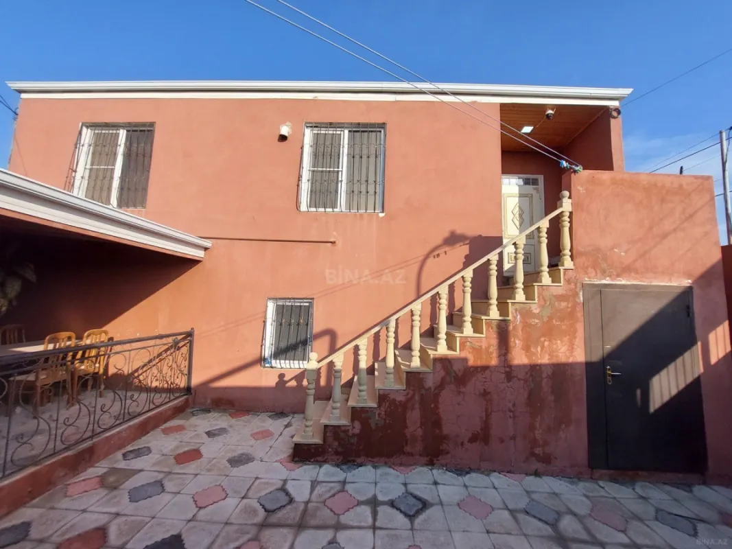 Satılır 6 otaqlı həyət evi 120 m²