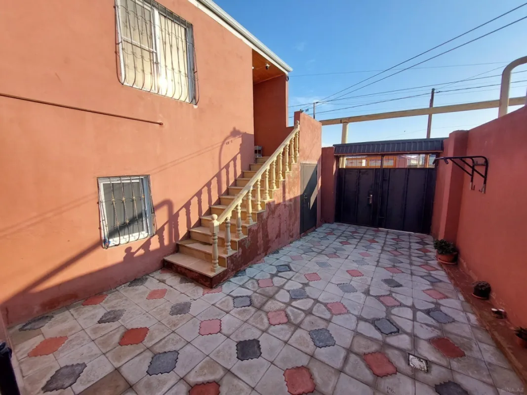 Satılır 6 otaqlı həyət evi 120 m²