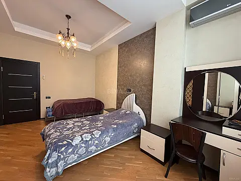 Satılır 3 otaqlı mənzil 93 m²