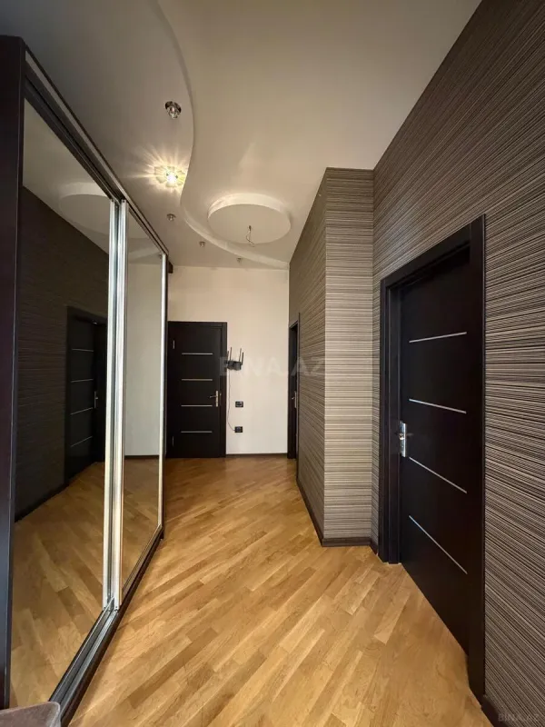 Satılır 3 otaqlı mənzil 93 m²