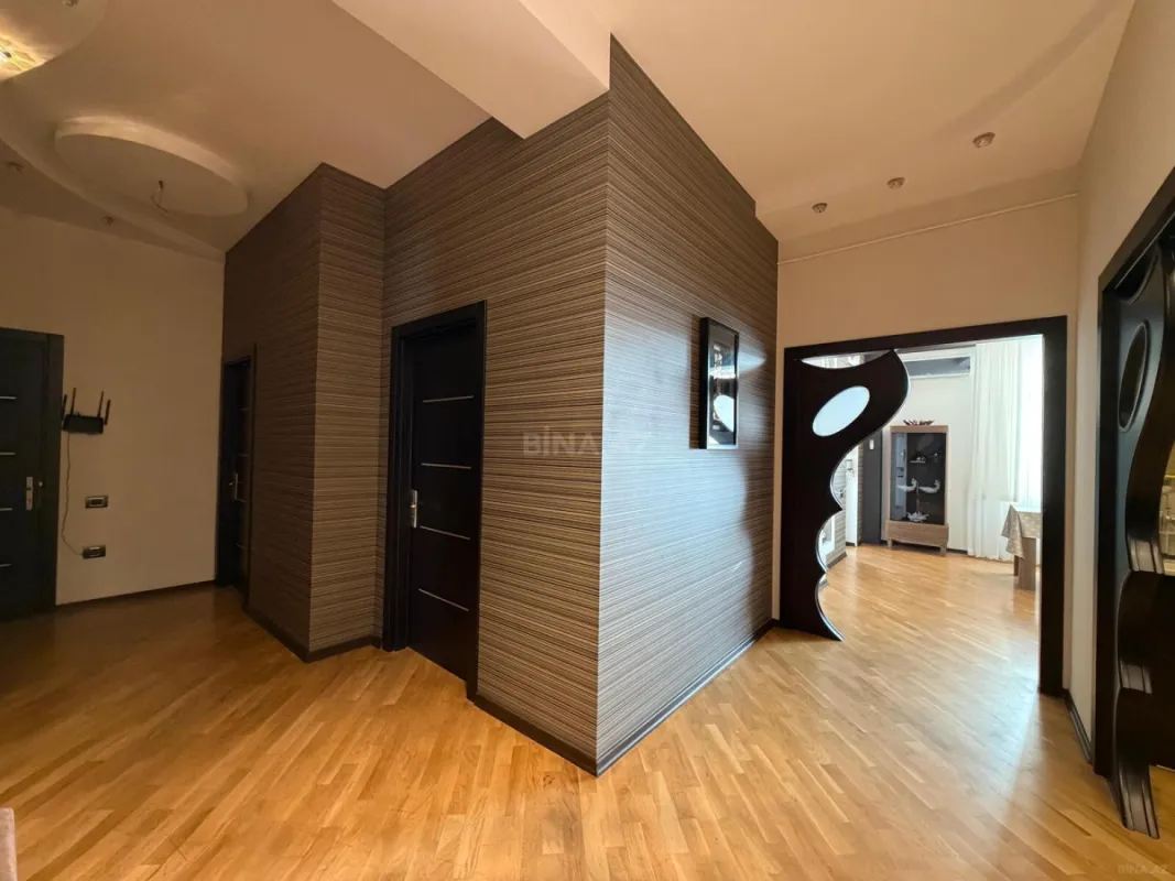 Satılır 3 otaqlı mənzil 93 m²