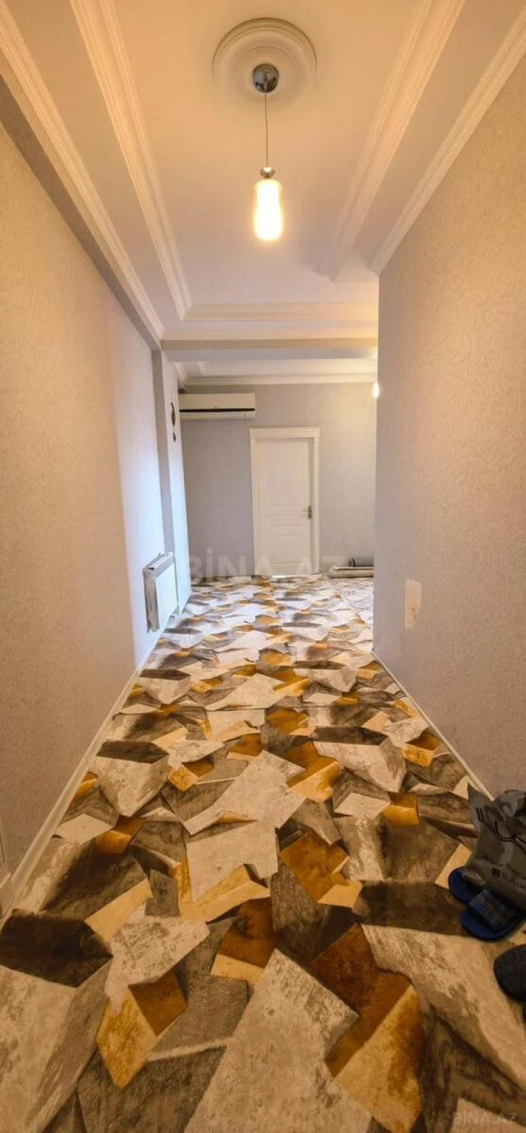 Satılır 3 otaqlı mənzil 124 m²