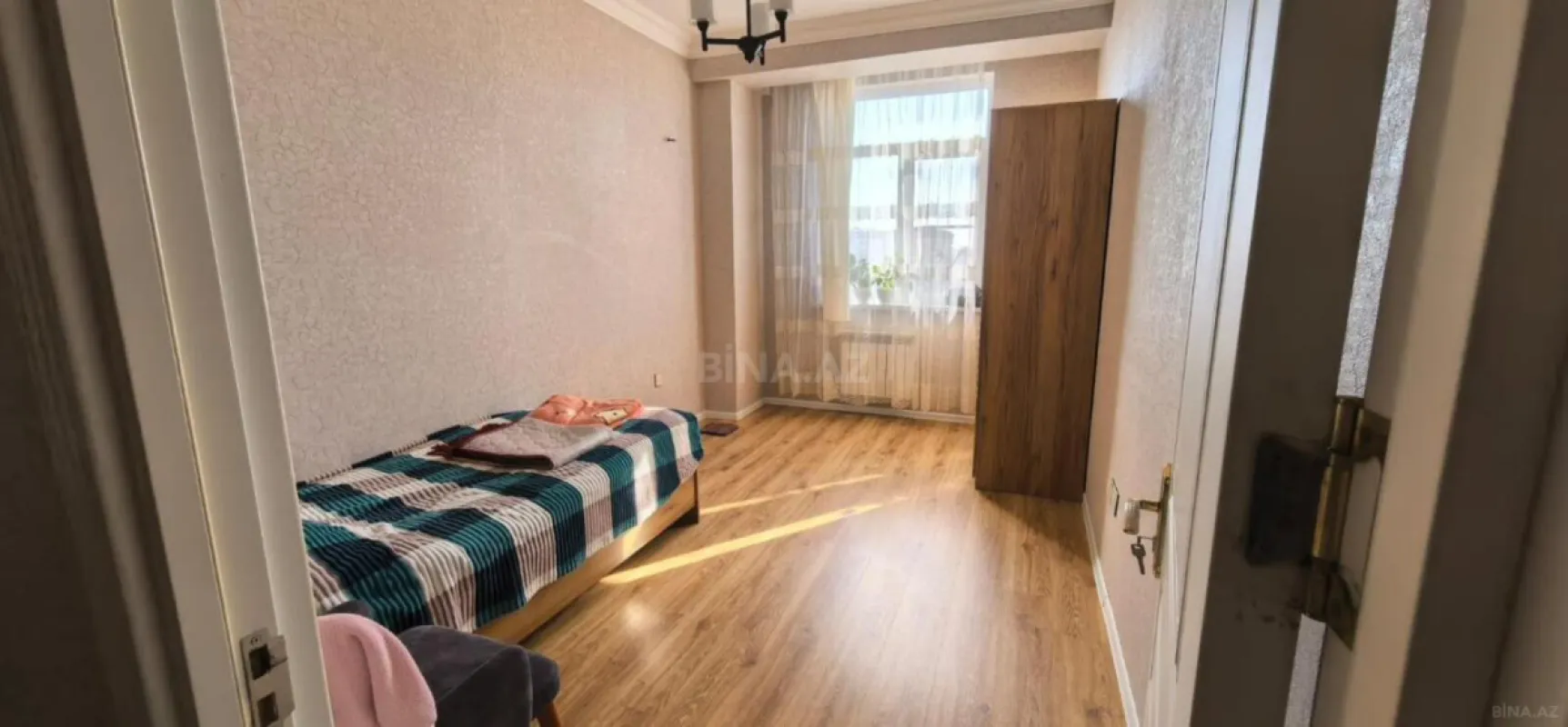 Satılır 3 otaqlı mənzil 124 m²