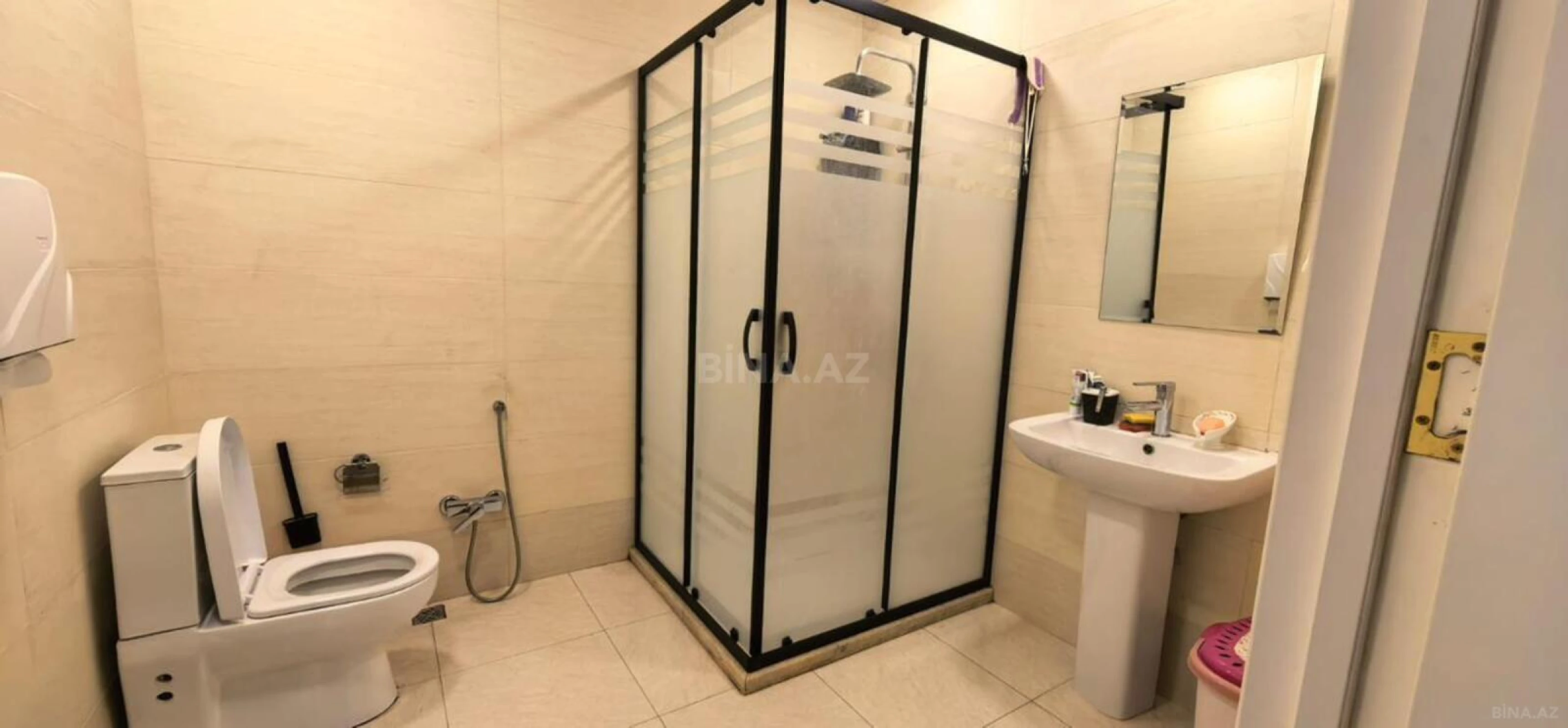 Satılır 3 otaqlı mənzil 124 m²