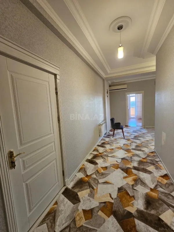 Satılır 3 otaqlı mənzil 124 m²