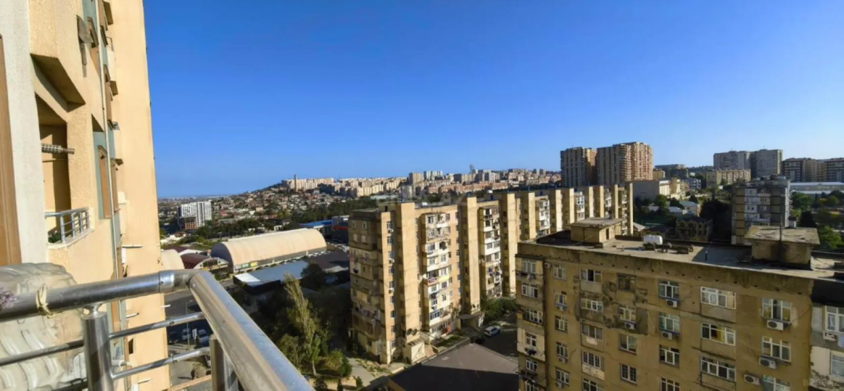 Satılır 3 otaqlı mənzil 124 m²