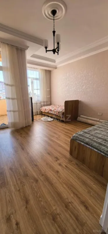 Satılır 3 otaqlı mənzil 124 m²