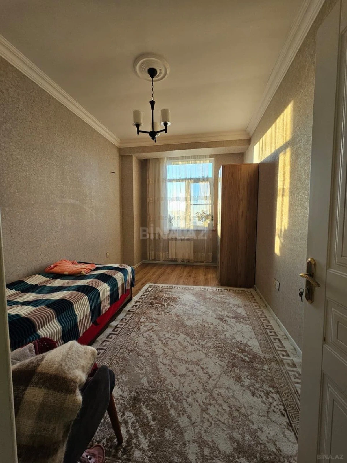 Satılır 3 otaqlı mənzil 124 m²